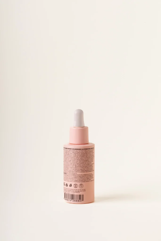 Just Wild Care besleyici ve onarıcı saç yağı; argan, avokado ve badem yağlı doğal içerikli saç bakım ürünü.